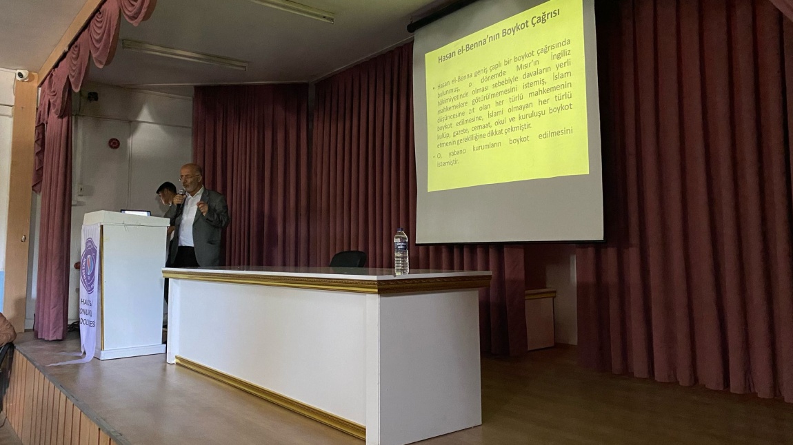 Gaziantep Üniversitesi İlahiyat Fakültesi Öğretim Üyesi Prof.Dr.Mehmet  Akbaş öğrencilerimizle buluştu